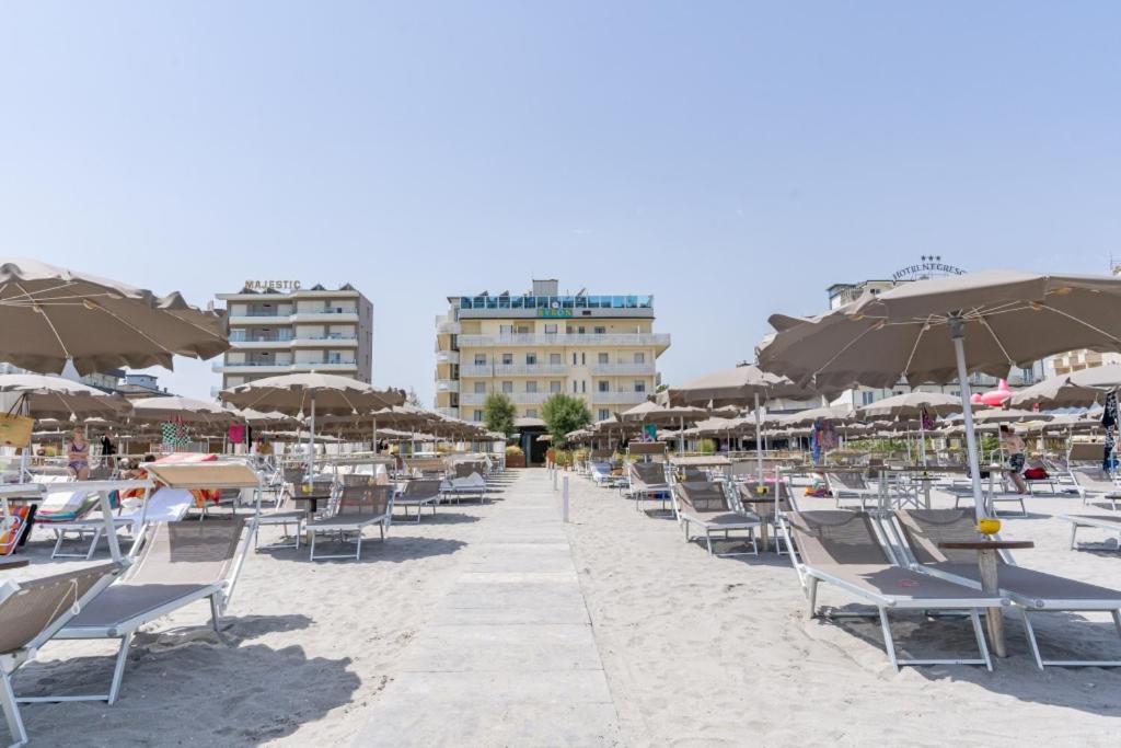 Hotel Byron Milano Marittima Exterior foto