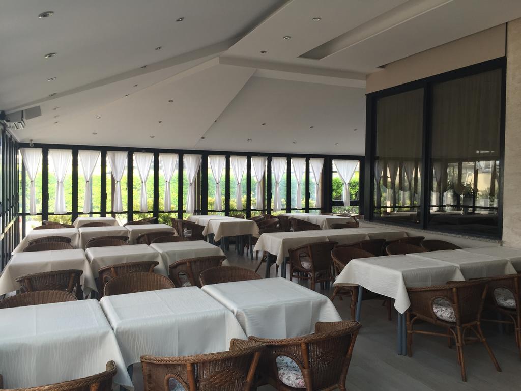 Hotel Byron Milano Marittima Exterior foto